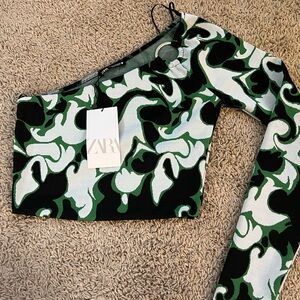 Women's Zara Asymmetric One Long Sleeve and Sleeveless Crop Top Size Medium NWT